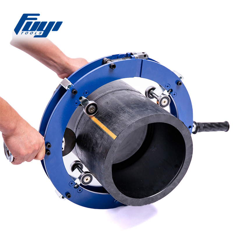 قاطع الأنابيب الدوارة